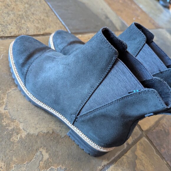 Tom's boots 7.5 - Picture 1 of 4